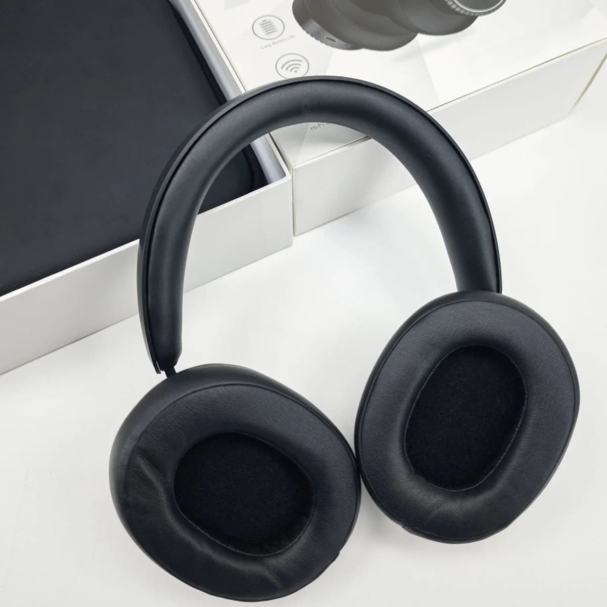 Bežične Bluetooth slušalice preko uha s poništavanjem buke i futrolom